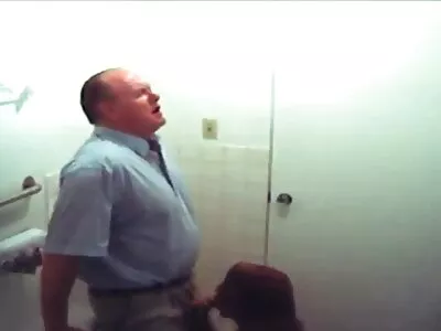 Stormy Daniels រុំបបូរមាត់ និង pussy របស់នាងជុំវិញមាន់ខ្លាញ់