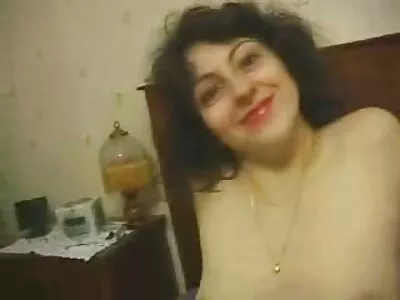Roxy Lips និង Elin Flame fucking with dildo on couch